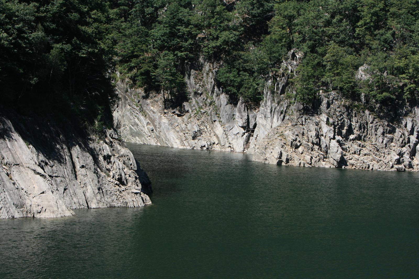 Die Imposante Staumauer in Valle Verzasca